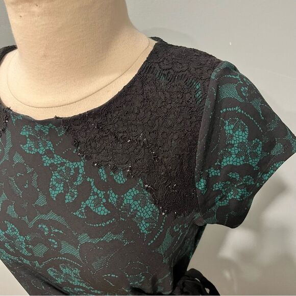 A Pea in the Pod Maternity Black & Green Lace Print Side Tie Jersey Dress Small - Picture 4 of 7